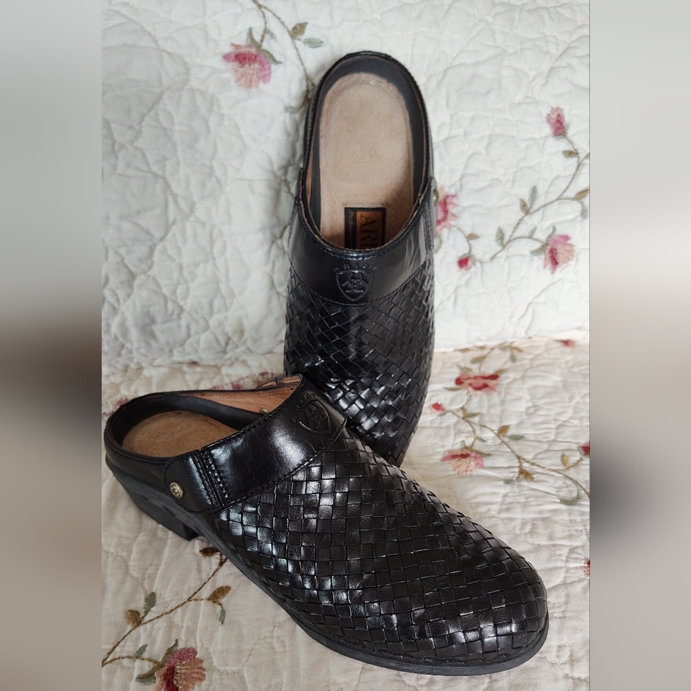 Ladies Black Leather Basket Weave Mules by Ariat - Sz 7B